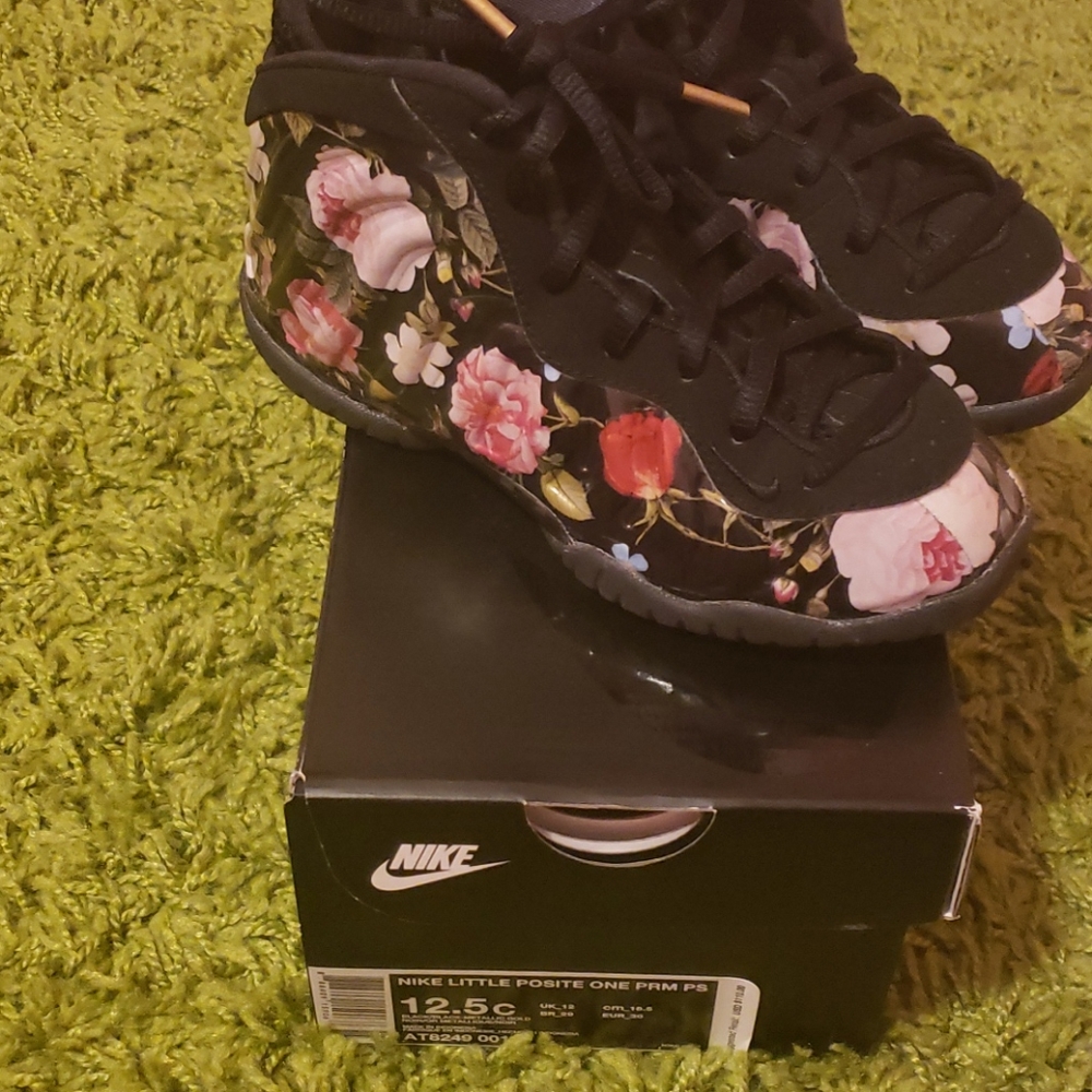 Nike little  Posite children